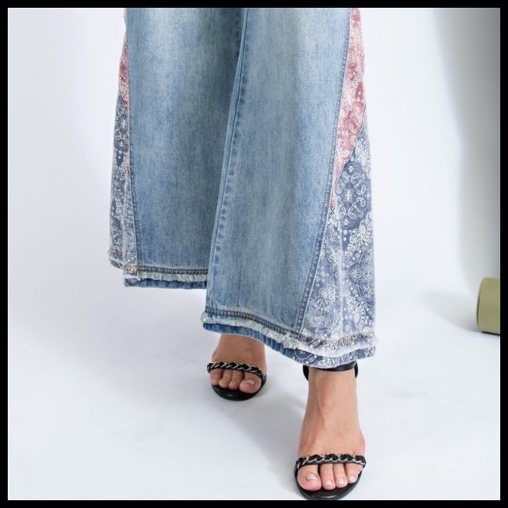EASEL “I Got A Feeling” Light Denim Boyfriend Jeans Patchwork Details Flared Leg - Picture 9 of 14